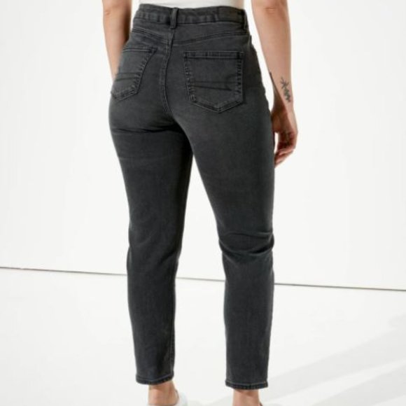 NWT - American Eagle Curvy Mom Jeans HR - Picture 3 of 3